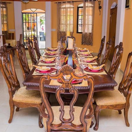 Donpee Guest House Leogane エクステリア 写真
